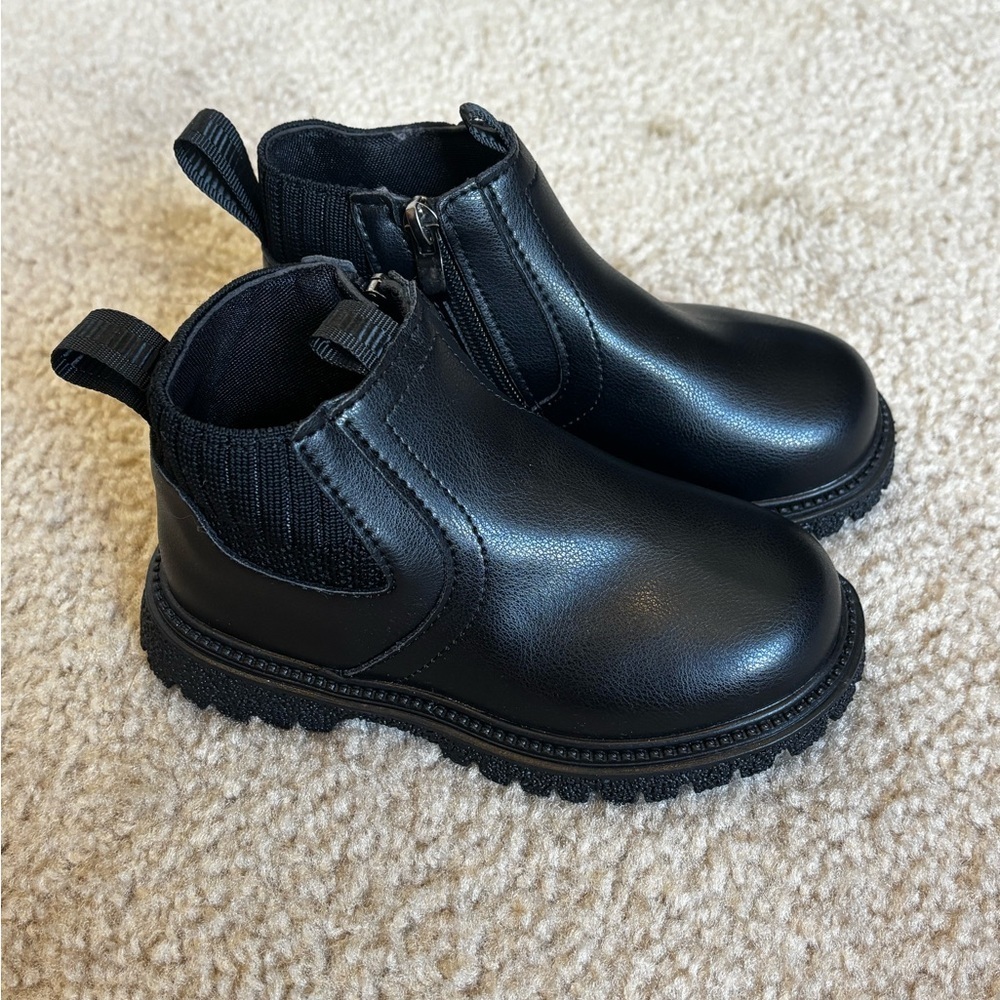 NWOT Black Kids Boots Size 7 With Zipper Enclosire